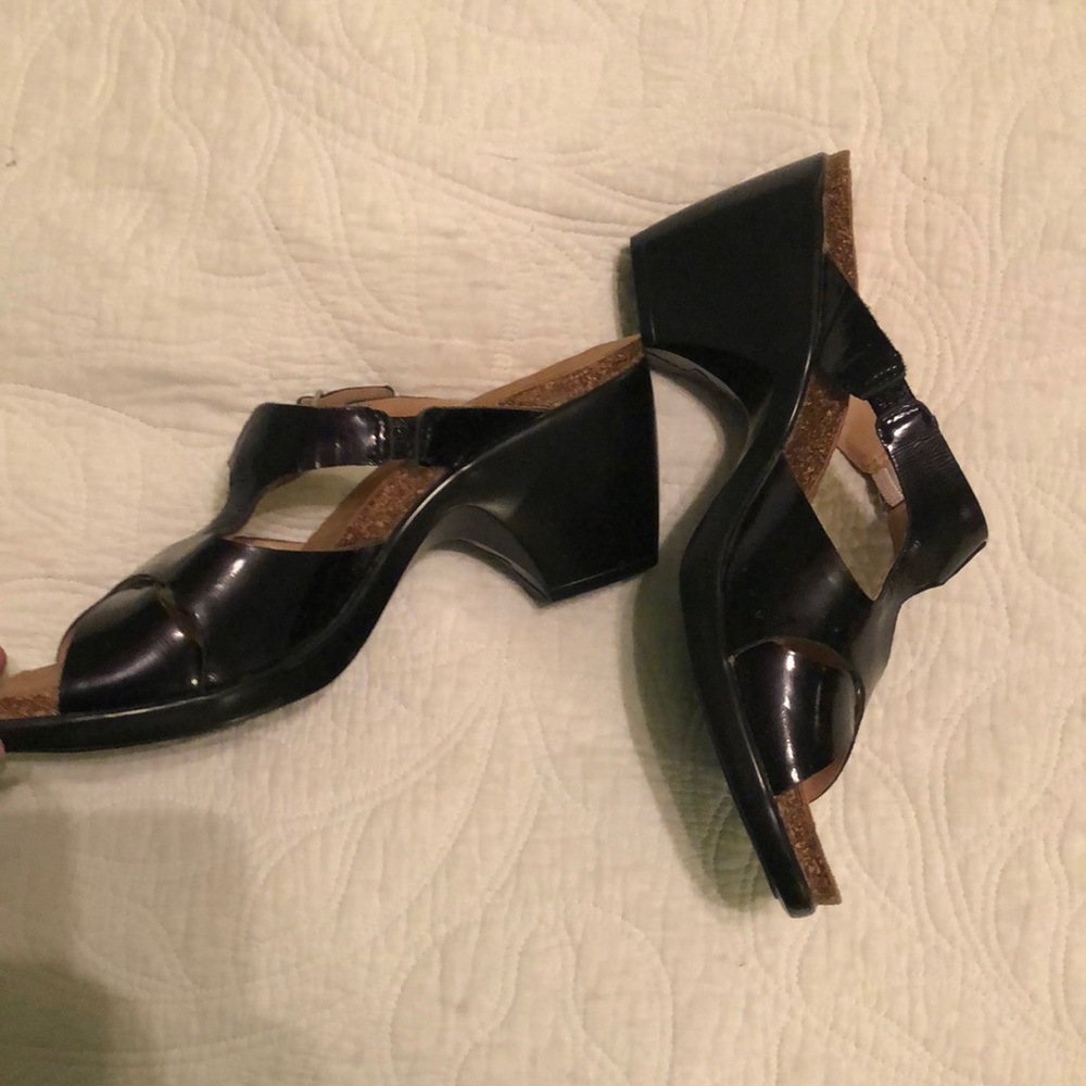 Danski 90s style heels